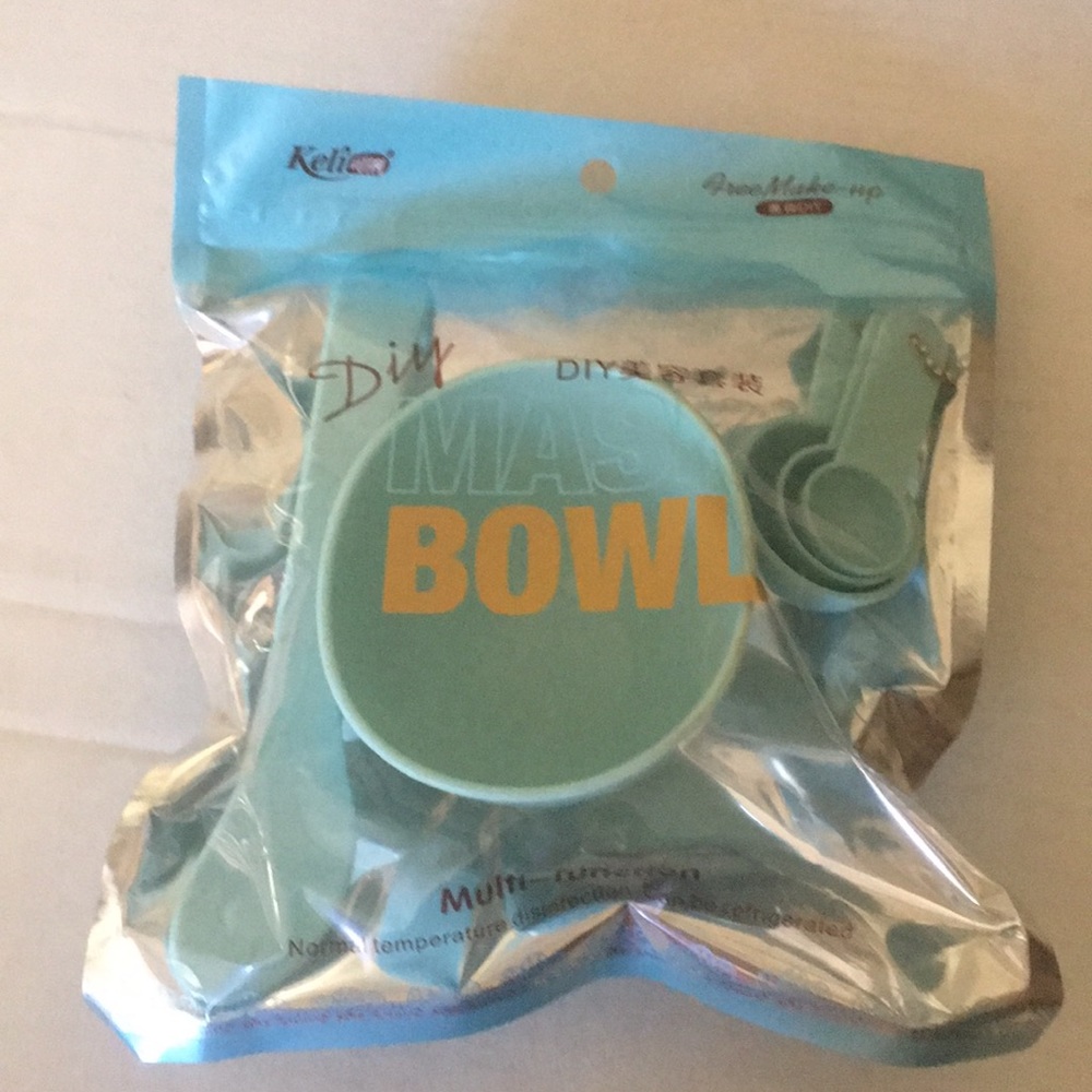 Make-up mixing bowl